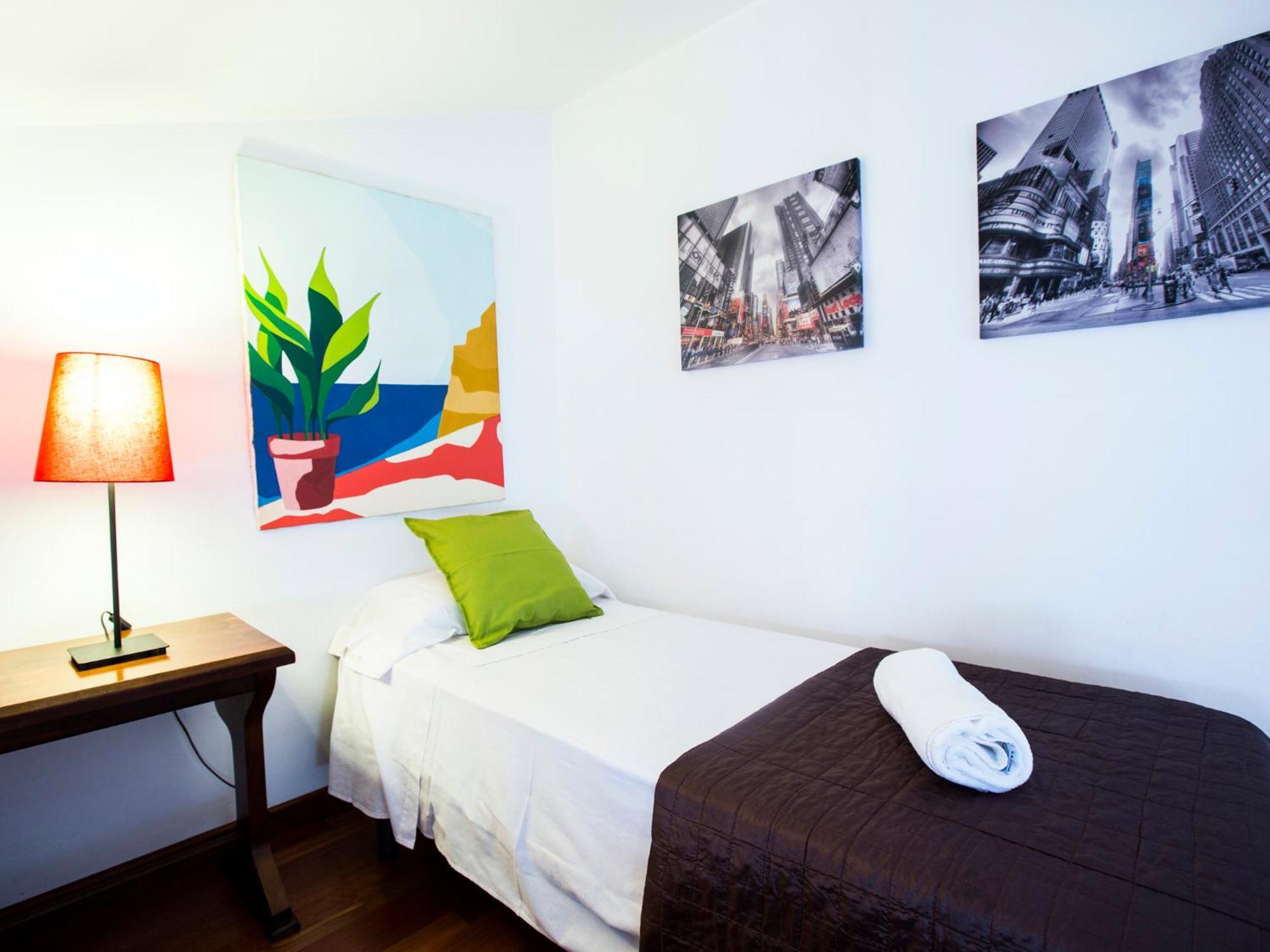 Total Valencia Apartment Room photo